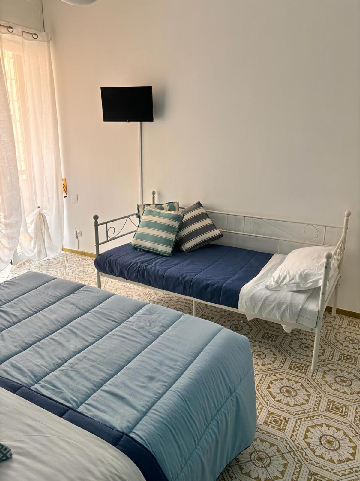 Reginella Guest House Salerno Luaran gambar