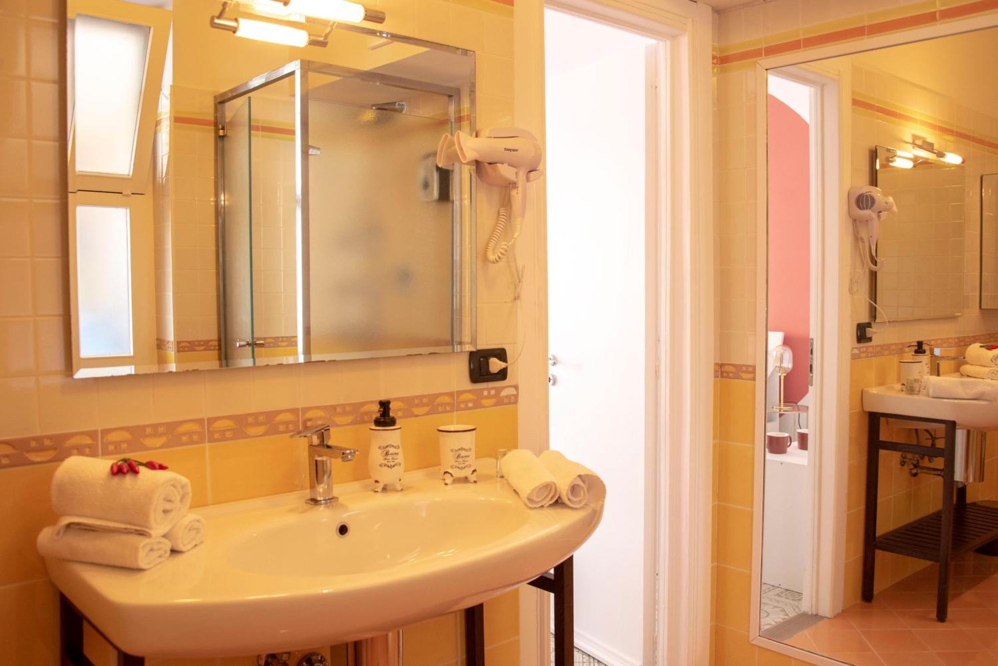 Reginella Guest House Salerno Luaran gambar