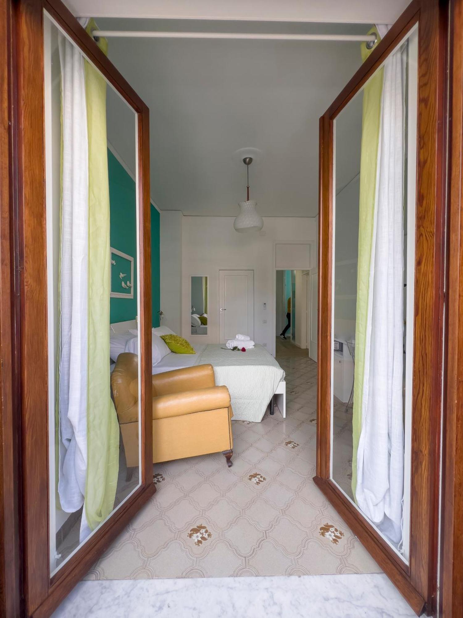 Reginella Guest House Salerno Luaran gambar